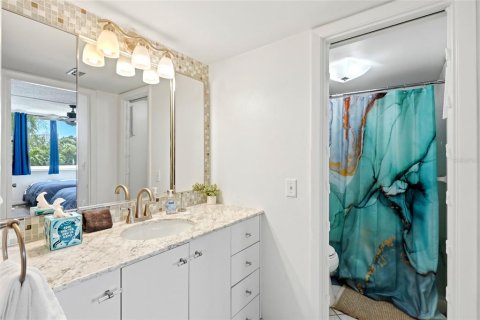 Condo in Sarasota, Florida, 2 bedrooms № 2314849 - photo 28