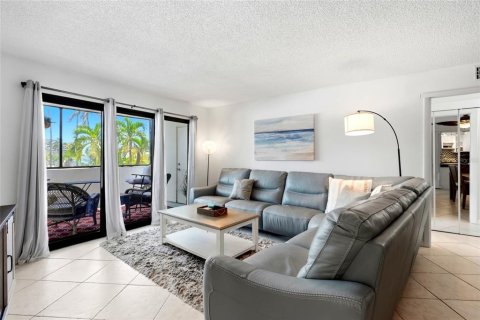 Condo in Sarasota, Florida, 2 bedrooms № 2314849 - photo 17