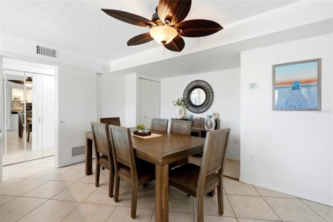 Condo in Sarasota, Florida, 2 bedrooms № 2314849 - photo 9