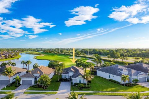 House in Punta Gorda, Florida 2 bedrooms, 174.1 sq.m. № 2355679 - photo 3