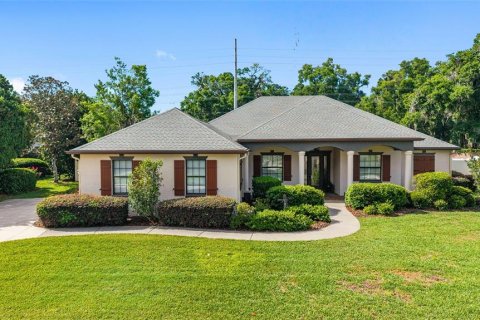 Casa en Ocala, Florida 4 dormitorios, 215.35 m2 № 2139847