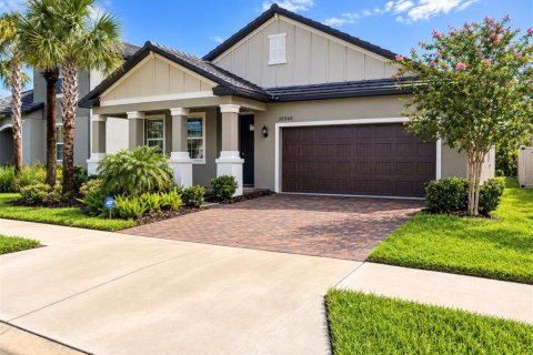 House in Land O' Lakes, Florida 3 bedrooms, 199.28 sq.m. № 2353490 - photo 2
