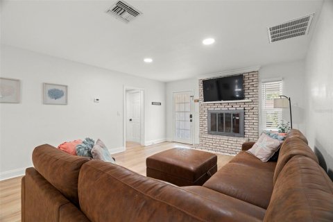 Casa en venta en Safety Harbor, Florida, 4 dormitorios, 150.22 m2 № 1902406 - foto 7