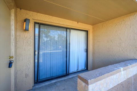 Condo in Orlando, Florida, 2 bedrooms  № 2096743 - photo 18