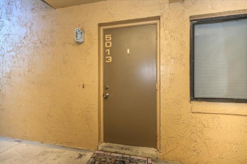 Condo in Orlando, Florida, 2 bedrooms  № 2096743 - photo 2