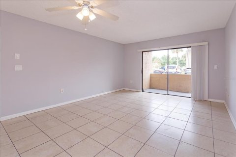 Condo in Orlando, Florida, 2 bedrooms  № 2096743 - photo 9