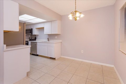 Condo in Orlando, Florida, 2 bedrooms  № 2096743 - photo 5