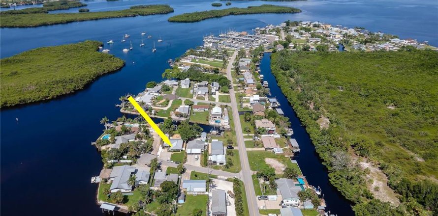 Casa en Ruskin, Florida 3 dormitorios, 146.79 m2 № 2144537