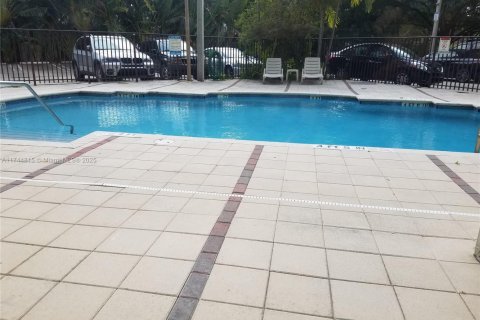 Commercial property in Miami, Florida № 1867595 - photo 25