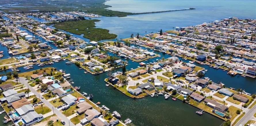 Terreno en Hudson, Florida № 1643336
