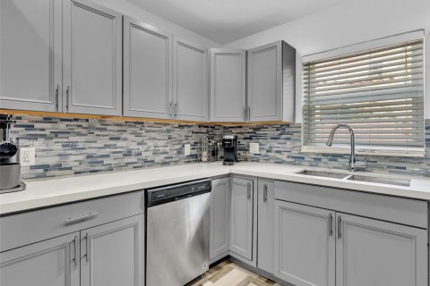 Casa en alquiler en Hollywood, Florida, 4 dormitorios, 134.06 m2 № 2027694 - foto 8