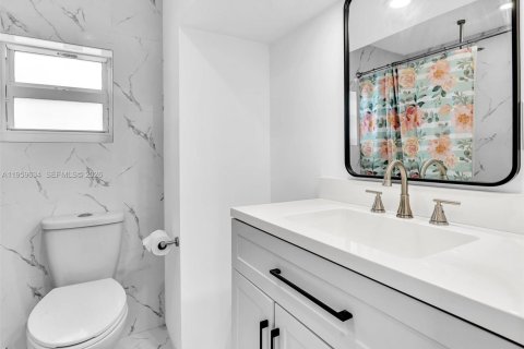 Casa en alquiler en Hollywood, Florida, 4 dormitorios, 134.06 m2 № 2027694 - foto 14