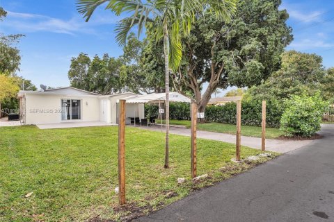 Casa en alquiler en Hollywood, Florida, 4 dormitorios, 134.06 m2 № 2027694 - foto 27