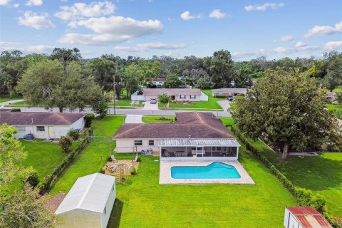 House in Brandon, Florida 3 bedrooms, 166.57 sq.m. № 1915646 - photo 29