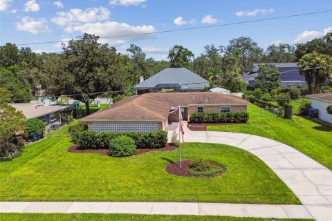 House in Brandon, Florida 3 bedrooms, 166.57 sq.m. № 1915646 - photo 2