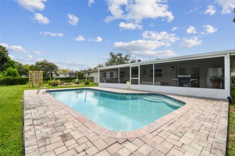 House in Brandon, Florida 3 bedrooms, 166.57 sq.m. № 1915646 - photo 25