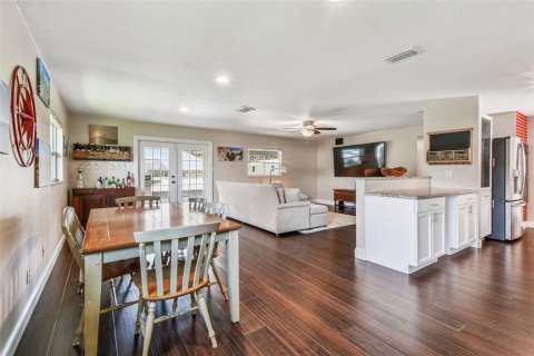 House in Brandon, Florida 3 bedrooms, 166.57 sq.m. № 1915646 - photo 7