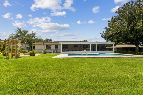 House in Brandon, Florida 3 bedrooms, 166.57 sq.m. № 1915646 - photo 28