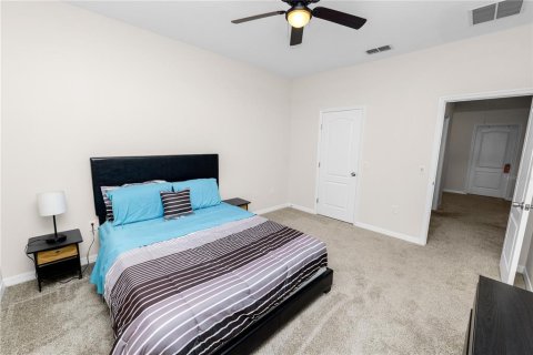 Townhouse in Lakeland, Florida 4 bedrooms, 180.69 sq.m. № 1910947 - photo 22
