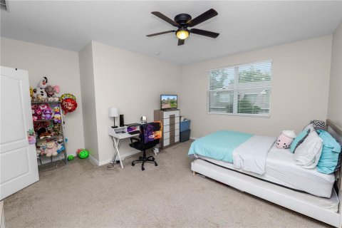 Townhouse in Lakeland, Florida 4 bedrooms, 180.69 sq.m. № 1910947 - photo 18