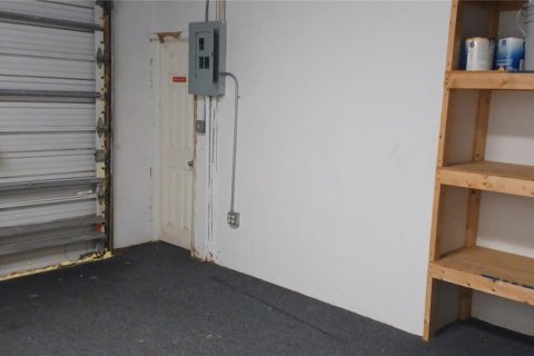 Tienda en alquiler en Oakland Park, Florida № 461361 - foto 1