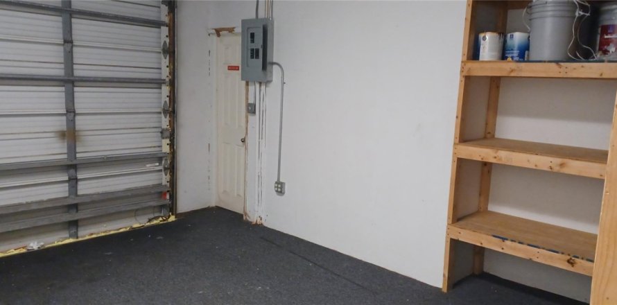 Tienda en Oakland Park, Florida № 461361