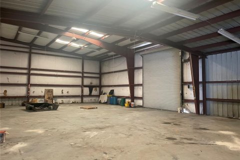 Propiedad comercial en alquiler en Groveland, Florida № 1144591 - foto 9