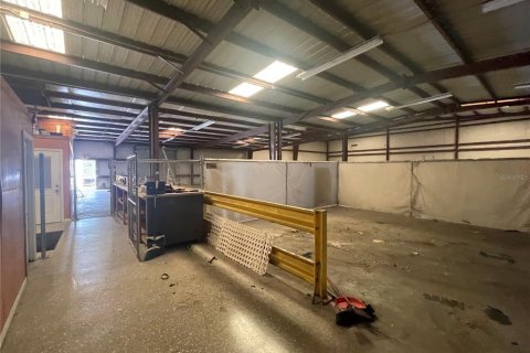 Propiedad comercial en alquiler en Groveland, Florida № 1144591 - foto 7