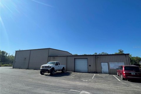 Propiedad comercial en alquiler en Groveland, Florida № 1144591 - foto 5