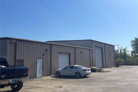 Propiedad comercial en alquiler en Groveland, Florida № 1144591 - foto 1