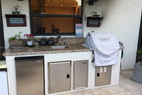 Townhouse in Miami, Florida 3 bedrooms, 119.84 sq.m. № 1872442 - photo 5