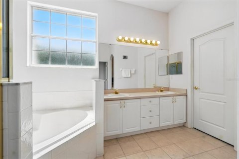 House in Kissimmee, Florida 4 bedrooms, 188.59 sq.m. № 1717315 - photo 24