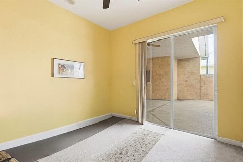 Casa en venta en Port St. Lucie, Florida, 4 dormitorios, 223.24 m2 № 2190097 - foto 10