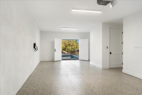 House in HUNTERS POINT in Cortez, Florida 4 bedrooms, 165.64 sq.m. № 2267133 - photo 6