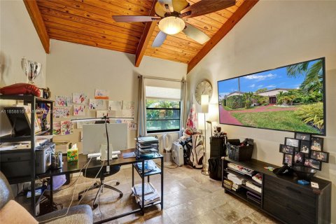 House in Hallandale Beach, Florida 3 bedrooms, 150.87 sq.m. № 1889415 - photo 20
