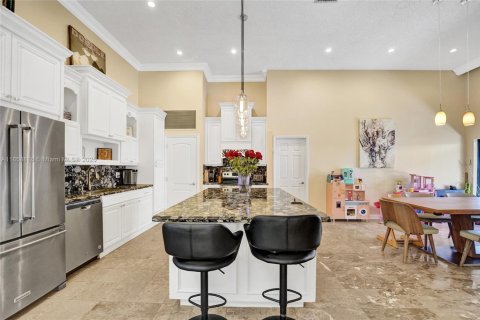 House in Hallandale Beach, Florida 3 bedrooms, 150.87 sq.m. № 1889415 - photo 2