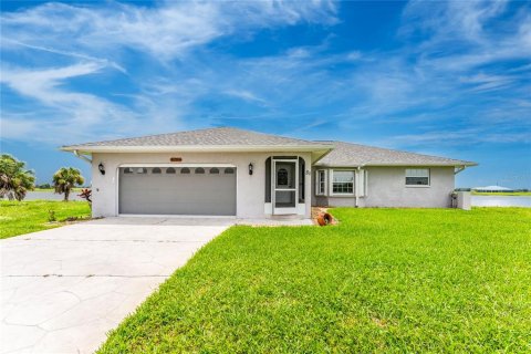 House in Placida, Florida 3 bedrooms, 166.57 sq.m. № 2266667 - photo 2