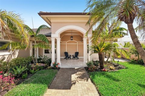 Villa ou maison à louer à Sarasota, Floride: 3 chambres, 321.63 m2 № 1797831 - photo 5