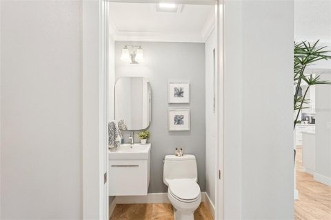 Villa ou maison à louer à Sarasota, Floride: 3 chambres, 321.63 m2 № 1797831 - photo 15