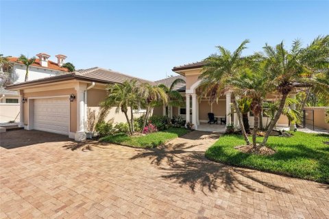 Villa ou maison à louer à Sarasota, Floride: 3 chambres, 321.63 m2 № 1797831 - photo 2