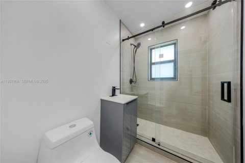 House in Hollywood, Florida 3 bedrooms, 105.17 sq.m. № 1993417 - photo 23