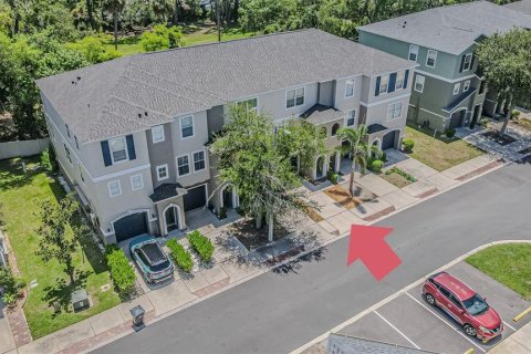 Townhouse in PALM RIVER TOWNHOMES in Tampa, Florida 2 bedrooms, 111.48 sq.m. № 2209370 - photo 21