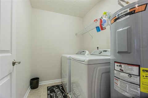 Townhouse in PALM RIVER TOWNHOMES in Tampa, Florida 2 bedrooms, 111.48 sq.m. № 2209370 - photo 22
