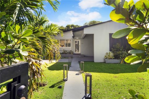 Villa ou maison à louer à Miami, Floride: 4 chambres, 167.22 m2 № 1952192 - photo 26