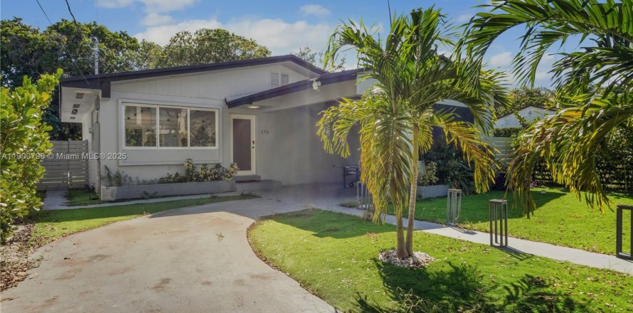 Villa ou maison à Miami, Floride 4 chambres, 167.22 m2 № 1952192