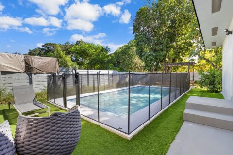 Villa ou maison à louer à Miami, Floride: 4 chambres, 167.22 m2 № 1952192 - photo 8