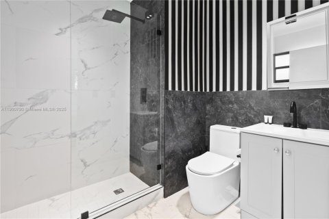 Villa ou maison à louer à Miami, Floride: 4 chambres, 167.22 m2 № 1952192 - photo 21