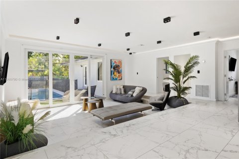 Villa ou maison à louer à Miami, Floride: 4 chambres, 167.22 m2 № 1952192 - photo 13