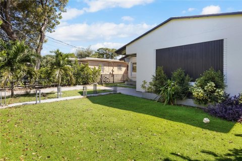 Villa ou maison à louer à Miami, Floride: 4 chambres, 167.22 m2 № 1952192 - photo 27