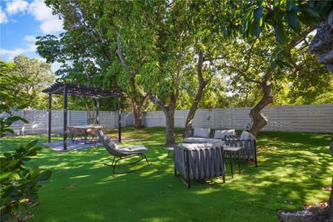 Villa ou maison à louer à Miami, Floride: 4 chambres, 167.22 m2 № 1952192 - photo 7